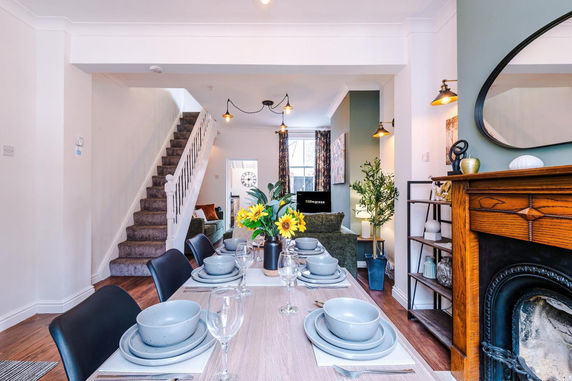 New! Stunning 2-Bed City-Centre Home In Chester By 53 Degrees Property - Ideal For Couples & Groups - Sleeps 6! エクステリア 写真