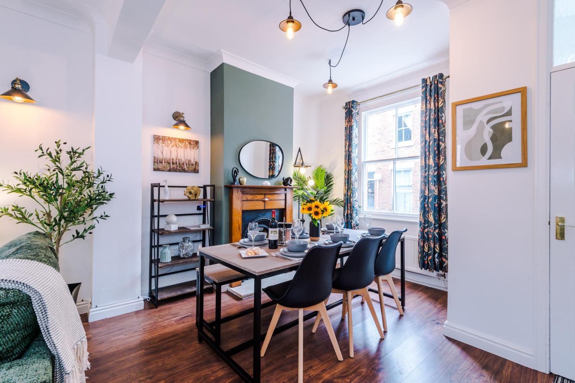 New! Stunning 2-Bed City-Centre Home In Chester By 53 Degrees Property - Ideal For Couples & Groups - Sleeps 6! エクステリア 写真