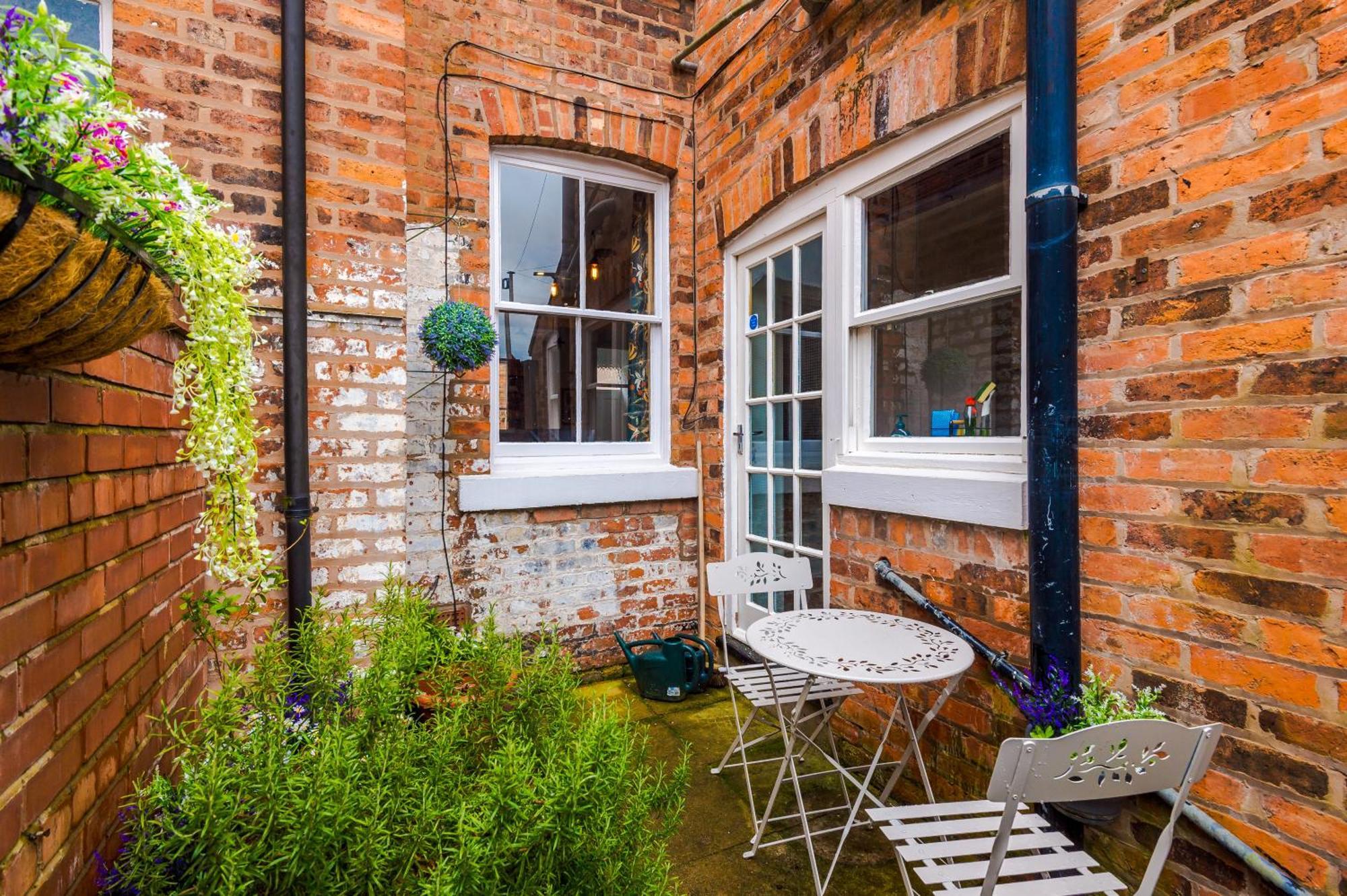 New! Stunning 2-Bed City-Centre Home In Chester By 53 Degrees Property - Ideal For Couples & Groups - Sleeps 6! エクステリア 写真